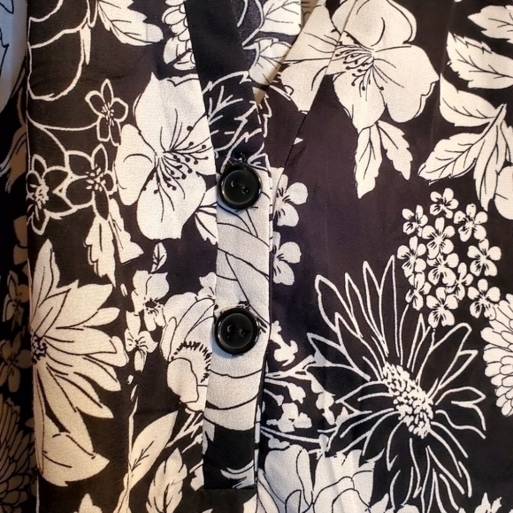 Misia Curvy Floral Black White Blouse Plus Size 3X - Picture 4 of 5